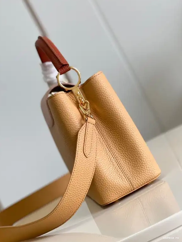 WIS CAPUCINES LOUIS VUITTON MM 0507